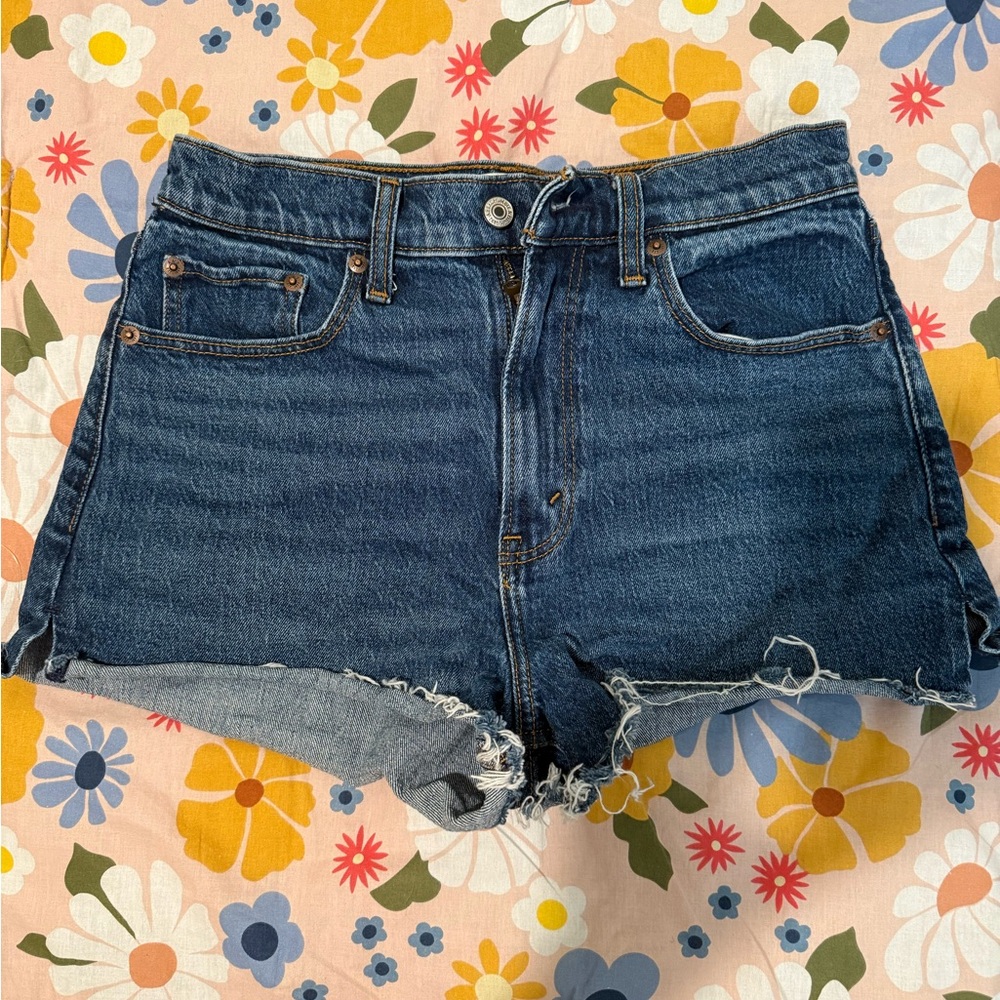 Abercrombie & Fitch -The Mom Shorts high rise curve love - size 27/4